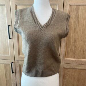 Zara Cropped Beige Sleeveless Sweater Vest